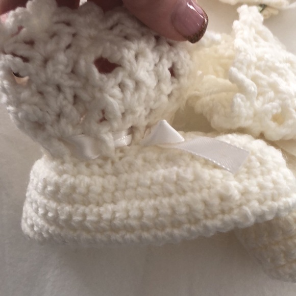 Girls Hand Made Christening Gown - Picture 6 of 7